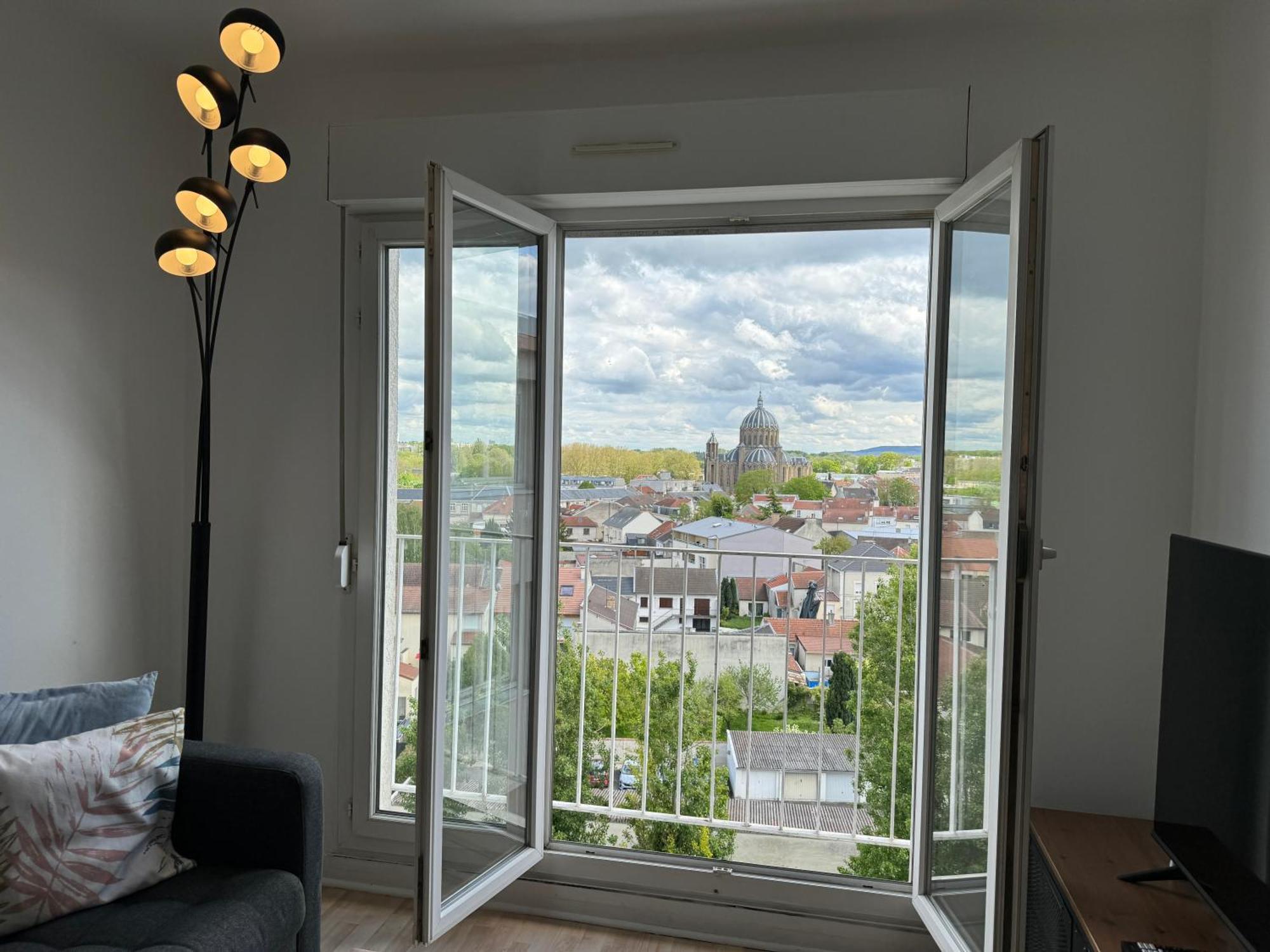 Appartement Top Floor With Monument Views Reims