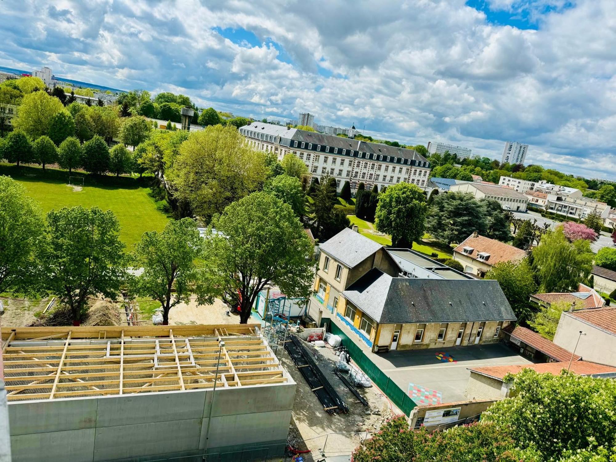Top Floor With Monument Views