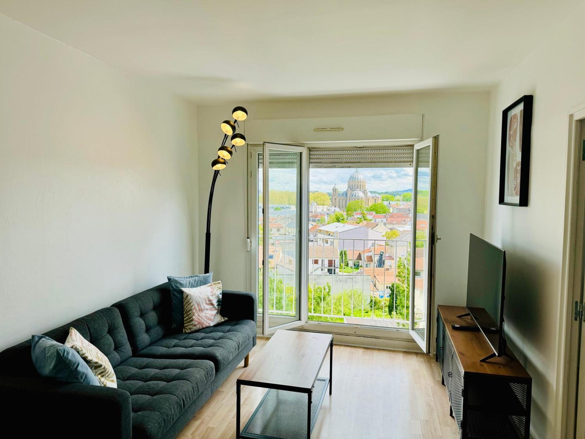 Top Floor With Monument Views