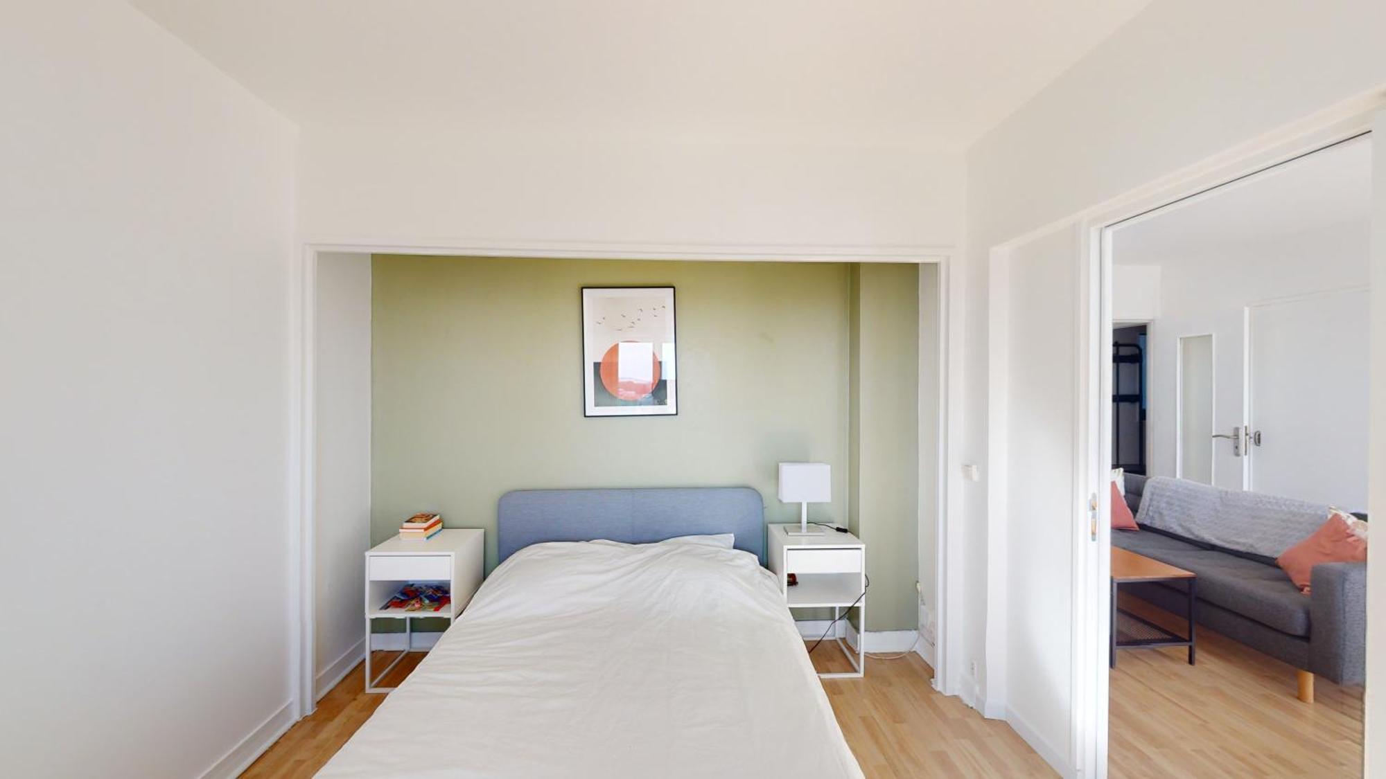 Top Floor With Monument Views Appartement Reims
